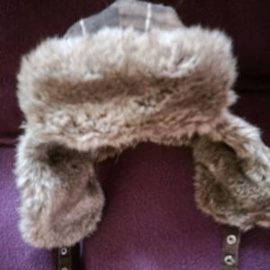 Winter hat that covers ears/ flannel outside / faux fur